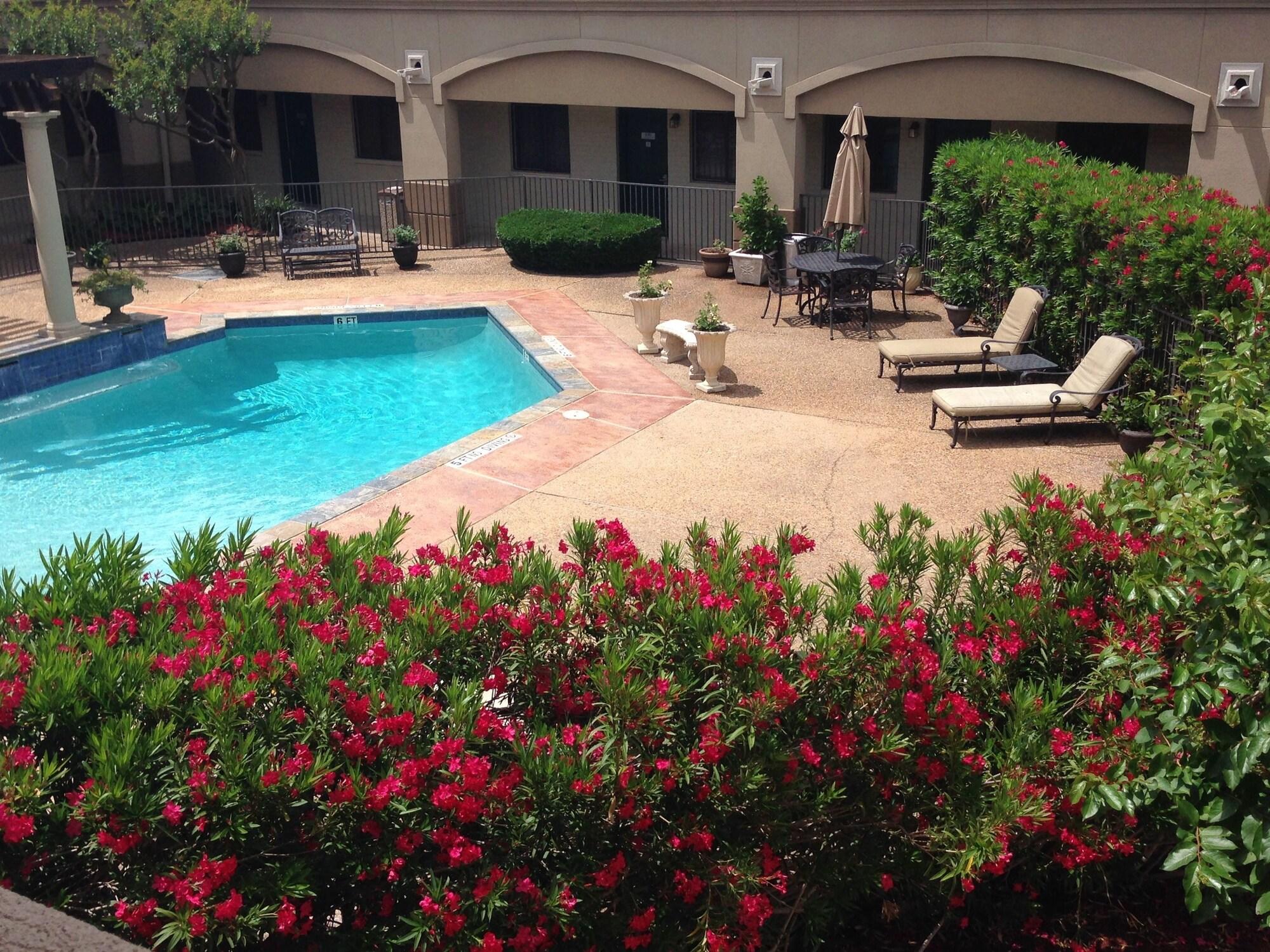 Vineyard Court Designer Suites Hotel College Station Exterior foto