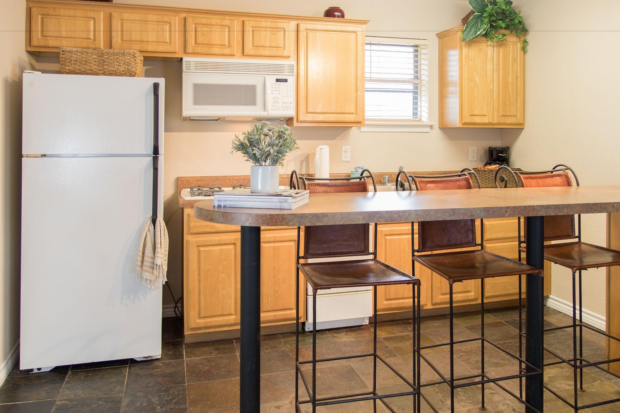 Vineyard Court Designer Suites Hotel College Station Exterior foto